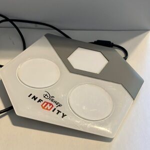 Disney Infinity Hexagonal Base‎ Pad - White and Gray